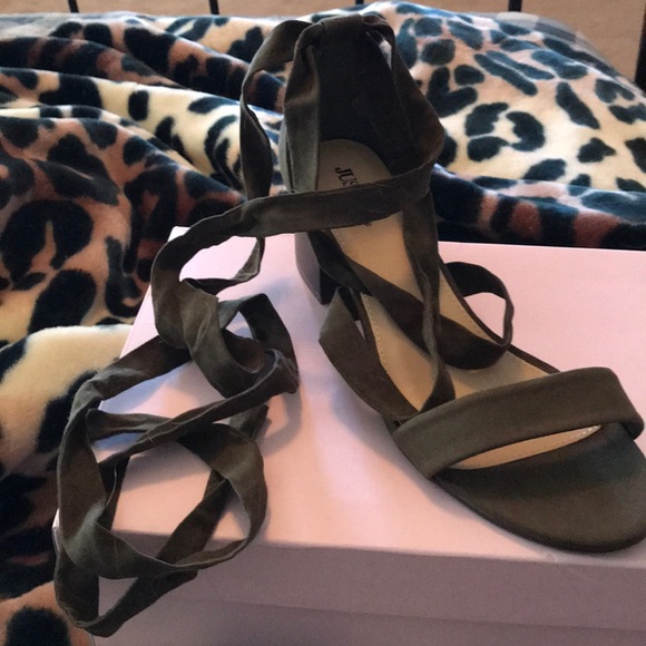 Shoes - Picture 2 of 4